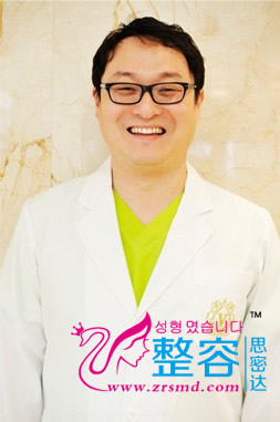 尹信赫 韩国V整形外科医院整形专家