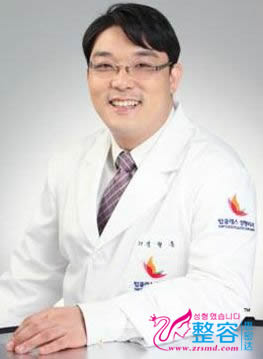 金亨俊 韩国TopClass整形外科医院院长